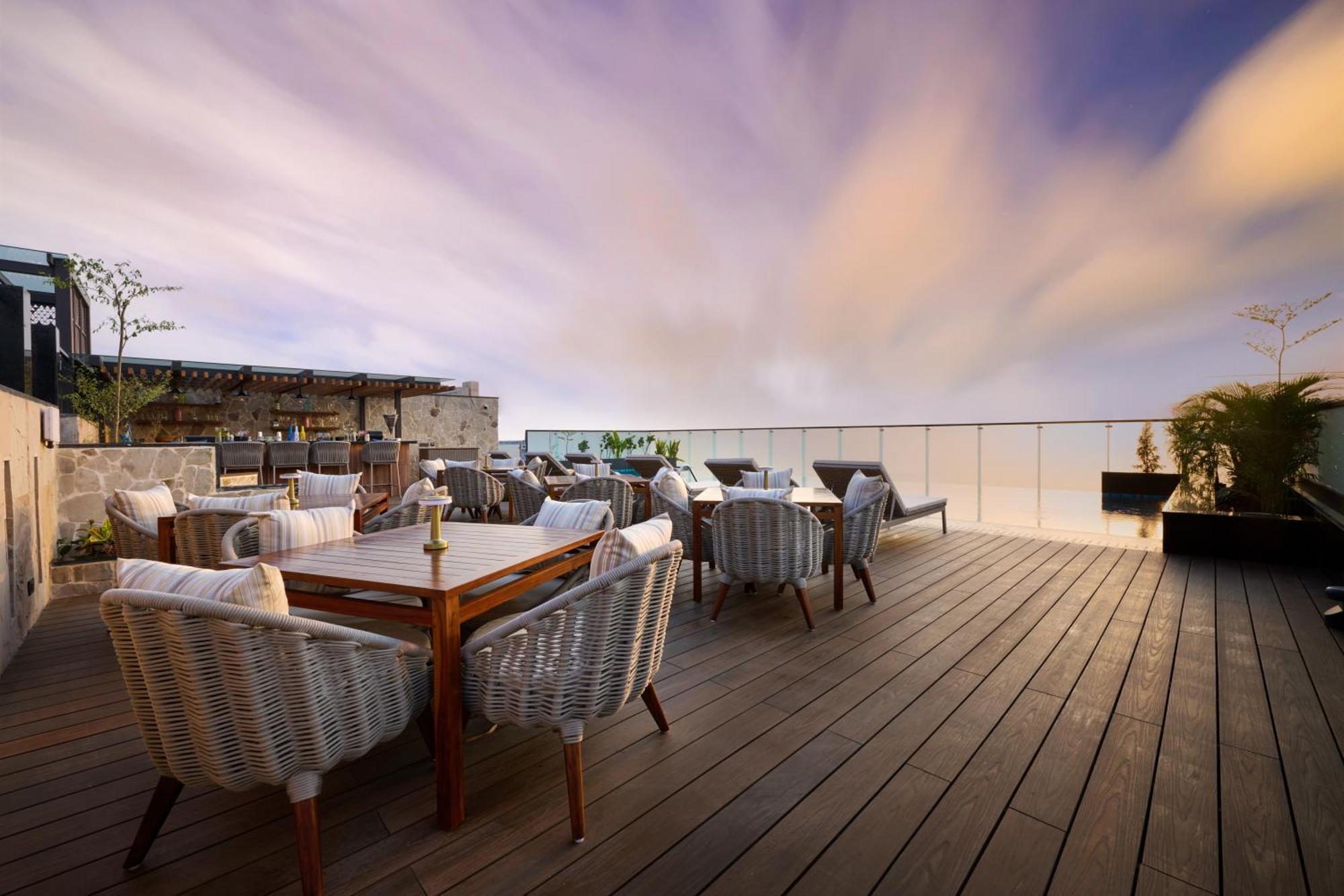 Iris Sarovar Portico Gurgaon Exterior photo